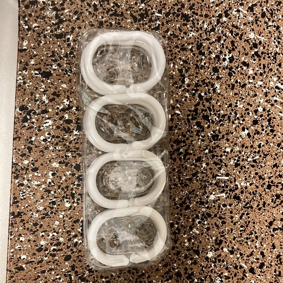 Bathroom Shower Curtain and 2X matching bath rugs - Picture 4 of 4